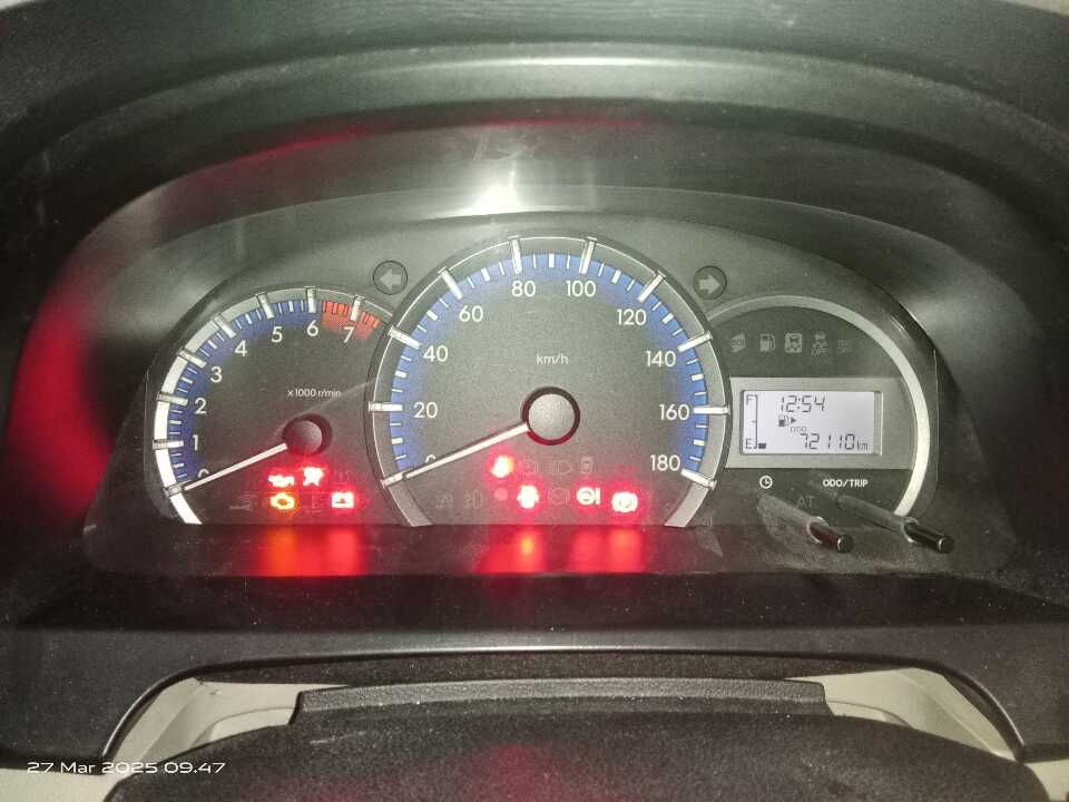 Foto Mobil Bekas Odometer Daihatsu Xenia 1.3 X tahun 2019