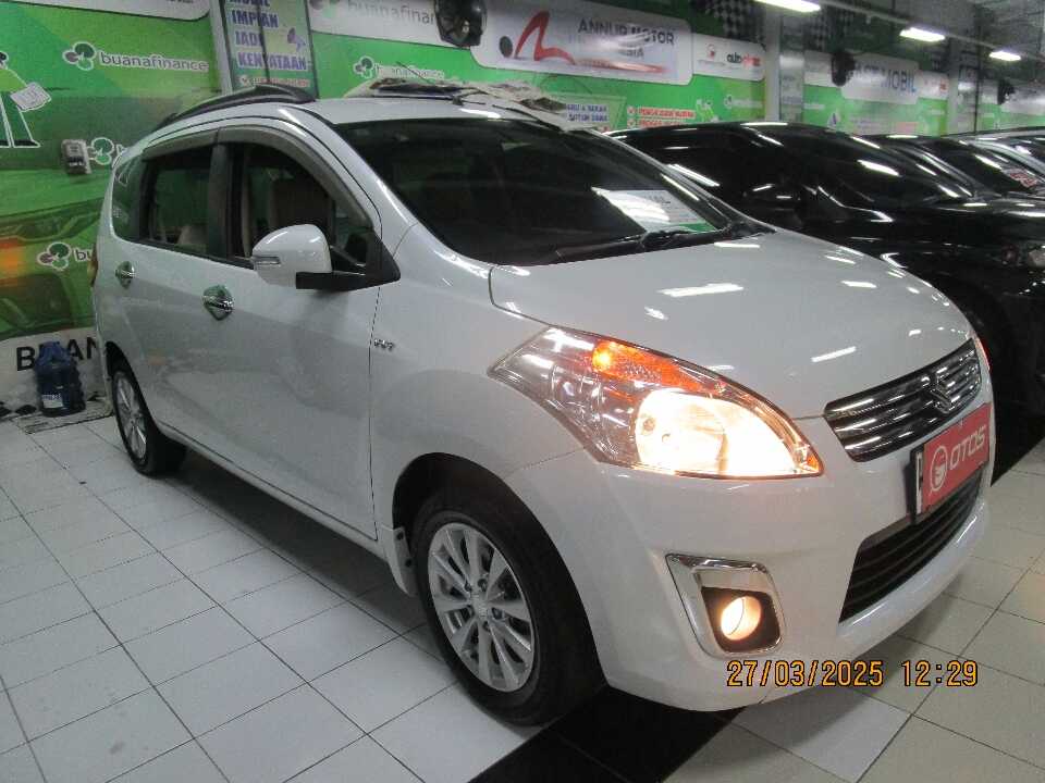 2015 Suzuki Ertiga 1.4 GL - Foto 1 dari 6