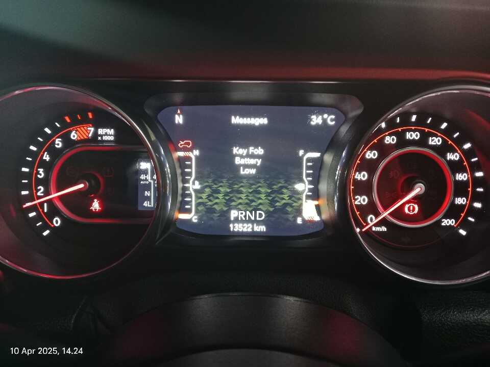 Foto Mobil Bekas Odometer Jeep Wrangler 2.0 Rubicon 4-Door tahun 2020