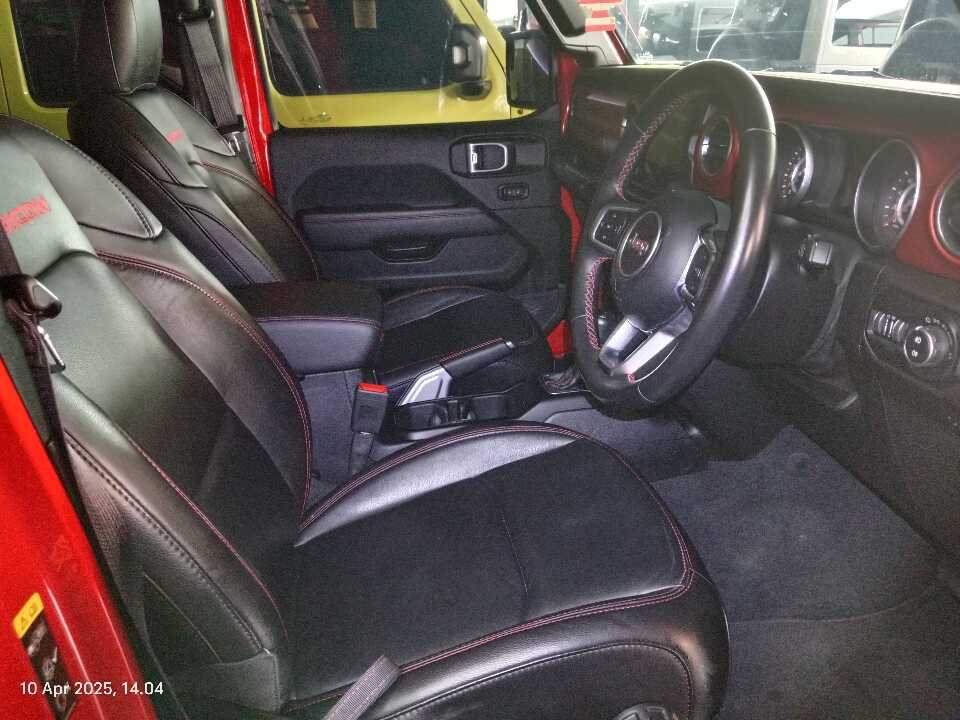 Foto Mobil Bekas Kabin Depan Jeep Wrangler 2.0 Rubicon 4-Door tahun 2020