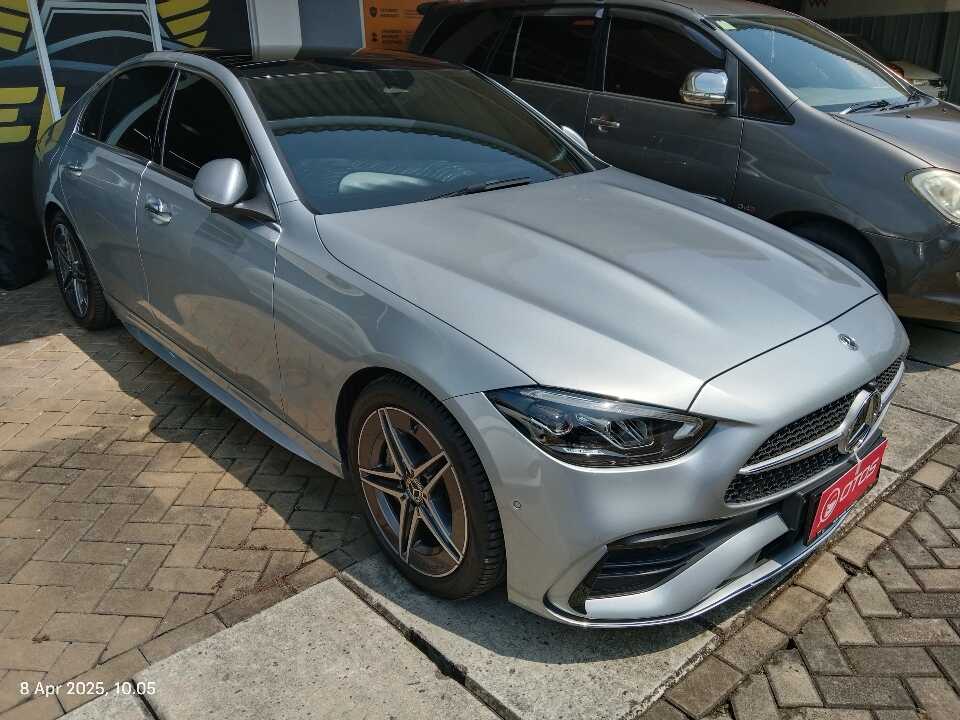 2022 Mercedes-Benz C300 2.0 AMG - Foto 1 dari 6
