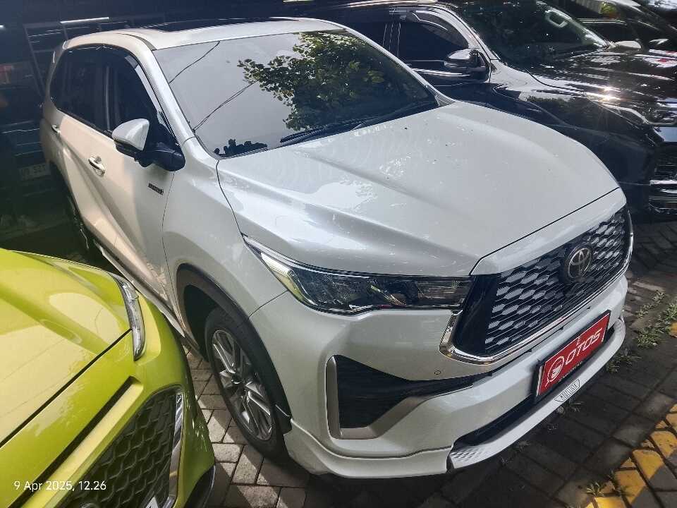 2023 Toyota Kijang Innova 2.0 Zenix Q HV CVT TSS - Foto 1 dari 6