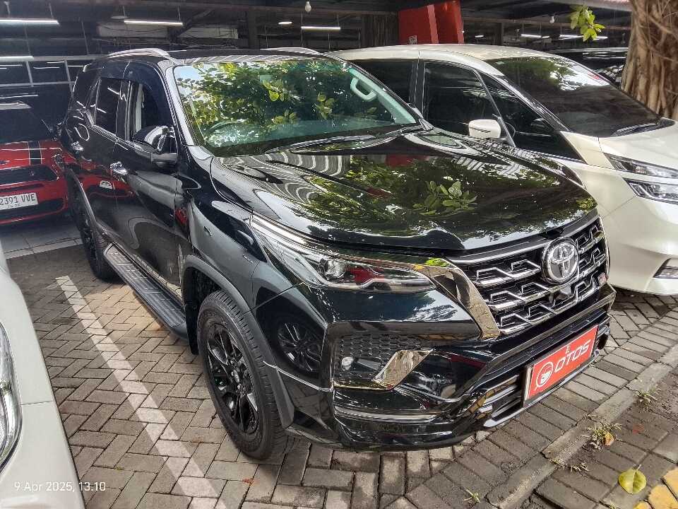 2023 Toyota Fortuner 2.8 4X2 VRZ - Foto 1 dari 6