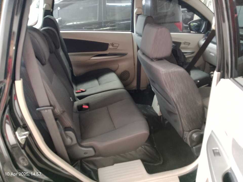 Foto Mobil Bekas Kabin Belakang Toyota Avanza 1.3 G tahun 2021