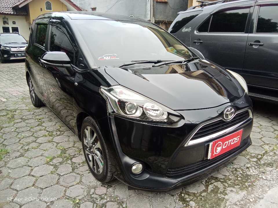 2017 Toyota Sienta 1.5 V - Foto 1 dari 6