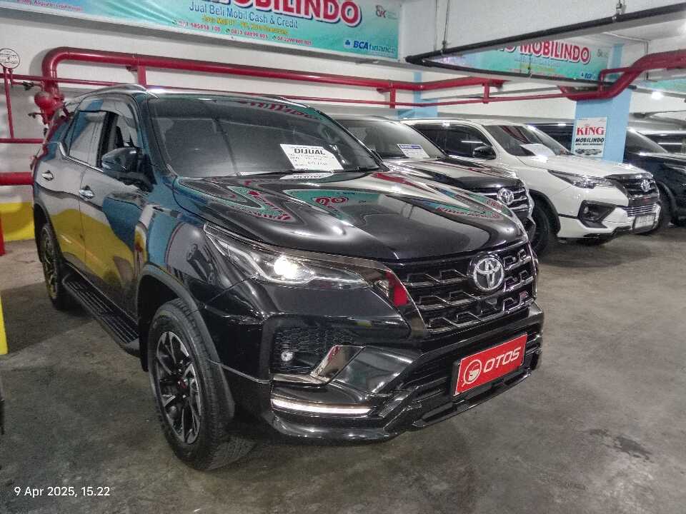 2020 Toyota Fortuner 2.4 4X2 VRZ - Foto 1 dari 6