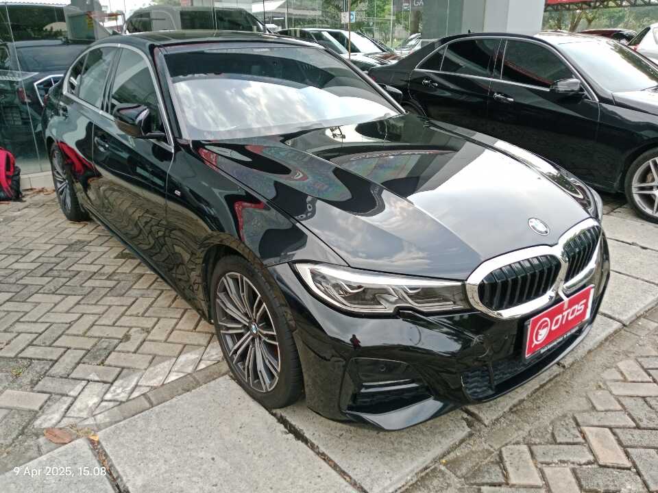 2019 BMW 330i 2.0 - Foto 1 dari 6