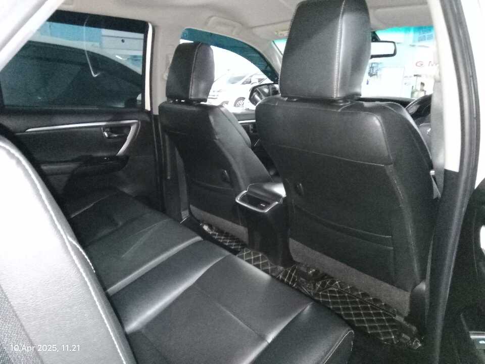 Foto Mobil Bekas Kabin Belakang Toyota Fortuner 2.8 4X2 VRZ tahun 2022