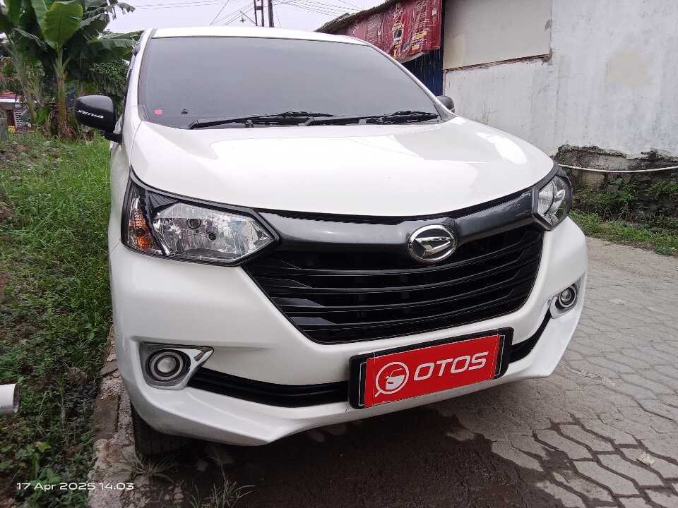 2015 Daihatsu Xenia 1.0 D - Foto 1 dari 6