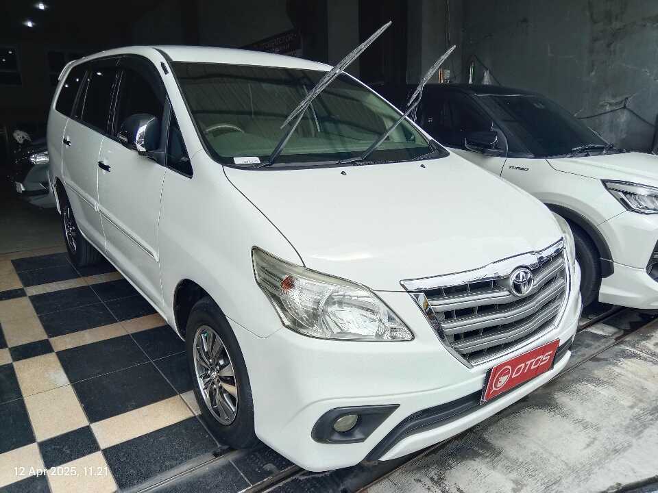 2015 Toyota Kijang Innova 2.0 G - Foto 1 dari 6