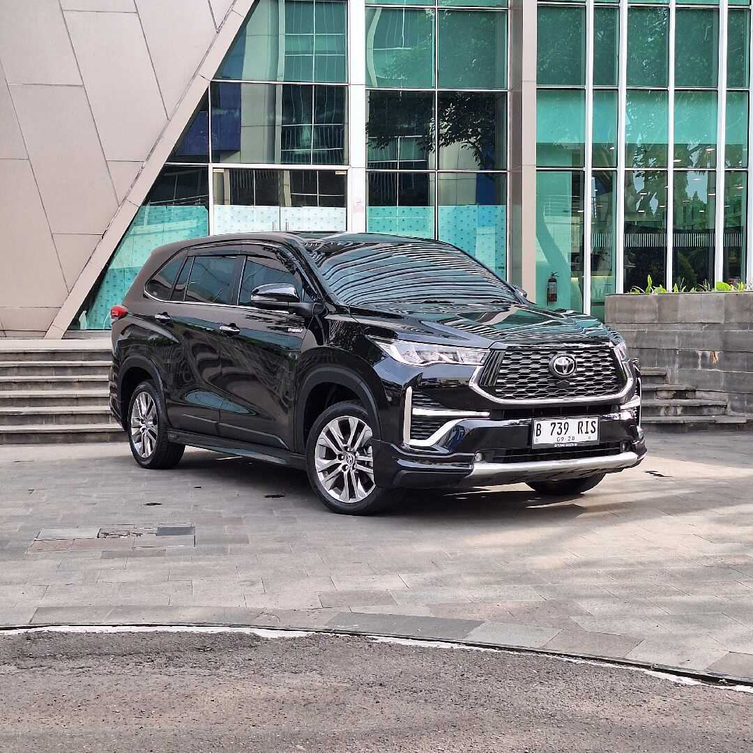 2023 Toyota Kijang Innova 2.0 Zenix Q HV CVT TSS Modellista - Foto 1 dari 10