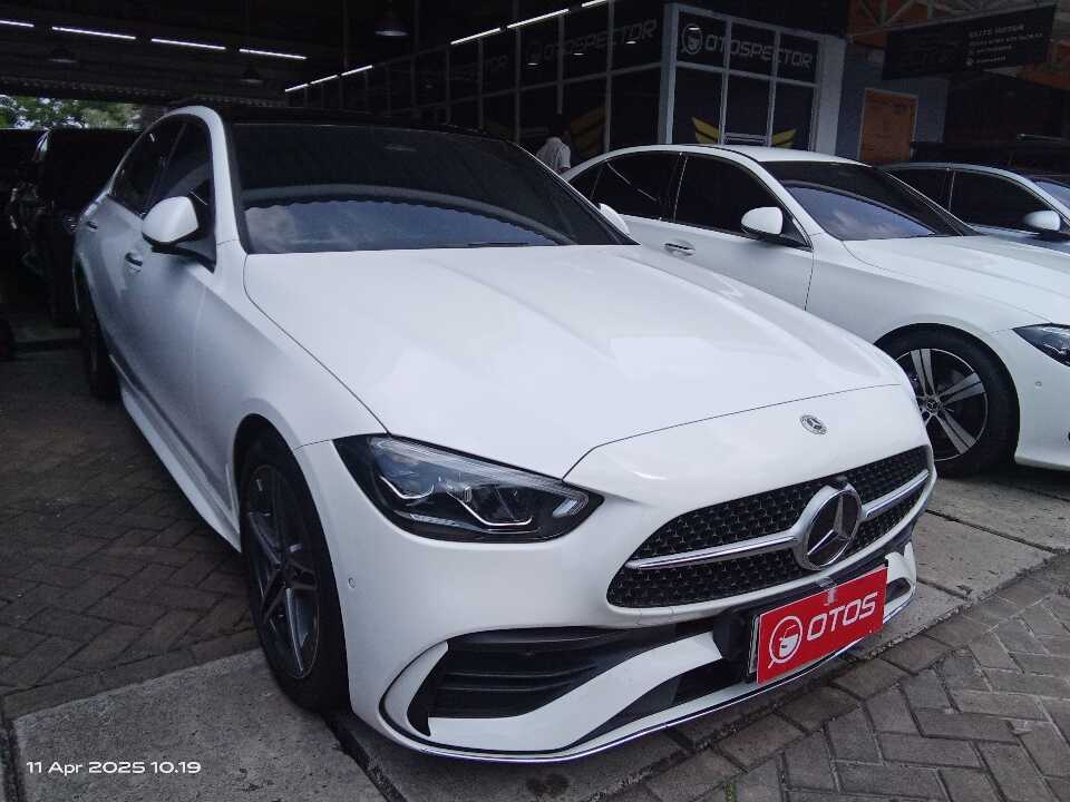 2023 Mercedes-Benz C300 2.0 AMG - Foto 1 dari 6