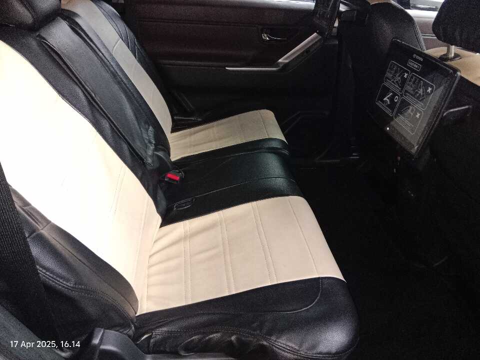 Foto Mobil Bekas Kabin Belakang Toyota Innova 2.0 Zenix G CVT tahun 2023