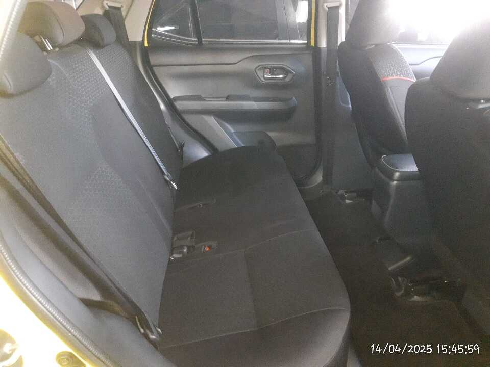 Foto Mobil Bekas Kabin Belakang Daihatsu Rocky 1.0 R tahun 2021