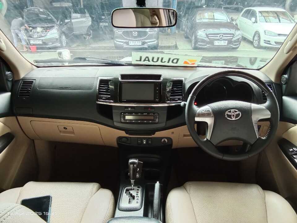 Foto Mobil Bekas Dashboard Toyota Fortuner 2.5 G tahun 2013