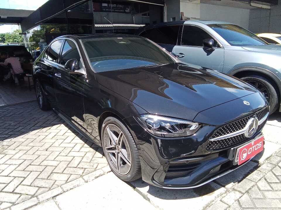 2022 Mercedes-Benz C300 2.0 - Foto 1 dari 6