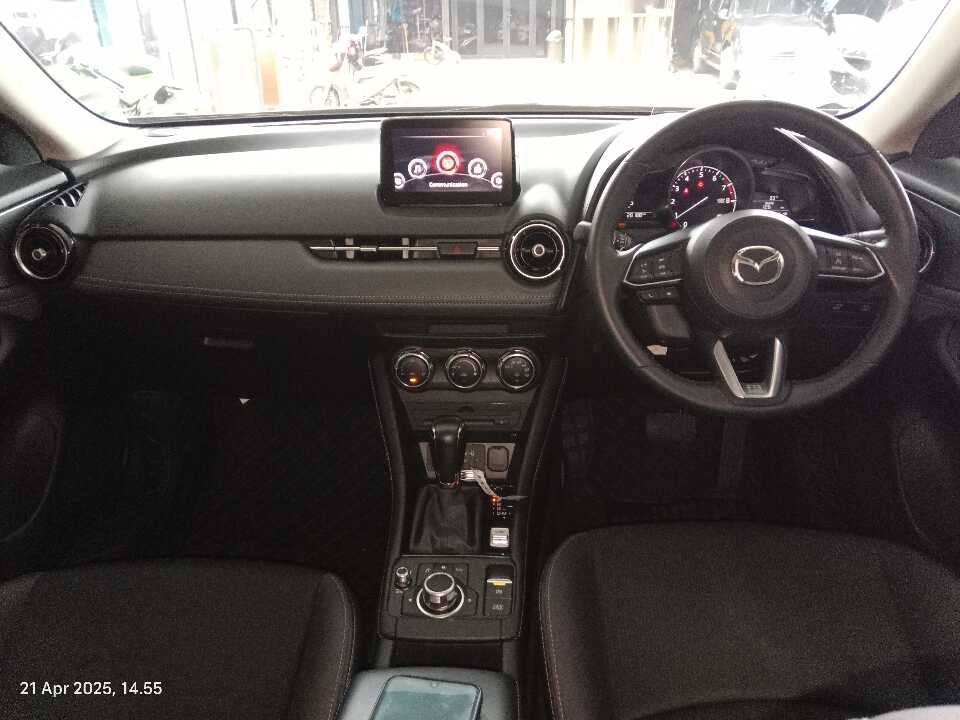 Foto Mobil Bekas Dashboard Mazda CX-3 1.5 Sport tahun 2021