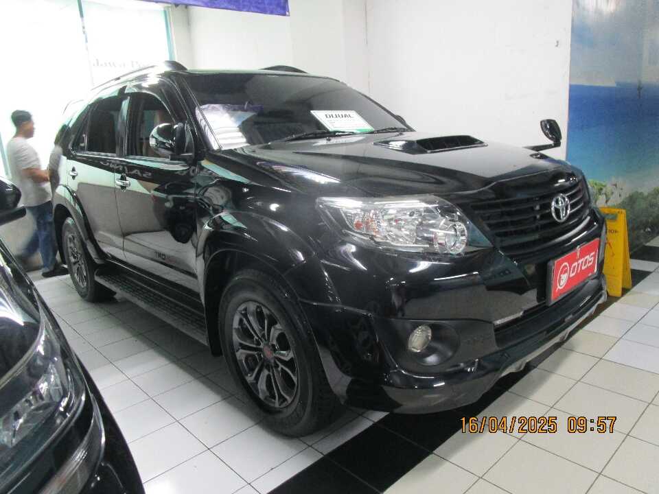2015 Toyota Fortuner 2.5 G - Foto 1 dari 6