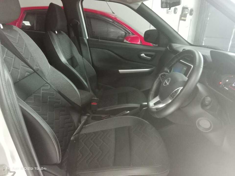 Foto Mobil Bekas Kabin Depan Nissan Magnite 1.0 Turbo tahun 2020
