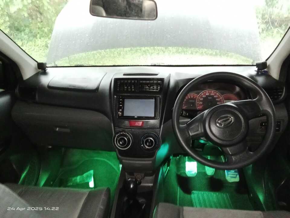 Foto Mobil Bekas Dashboard Daihatsu Xenia 1.0 tahun 2015