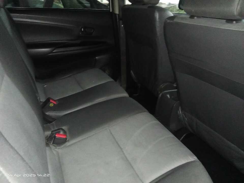 Foto Mobil Bekas Kabin Belakang Daihatsu Xenia 1.0 tahun 2015