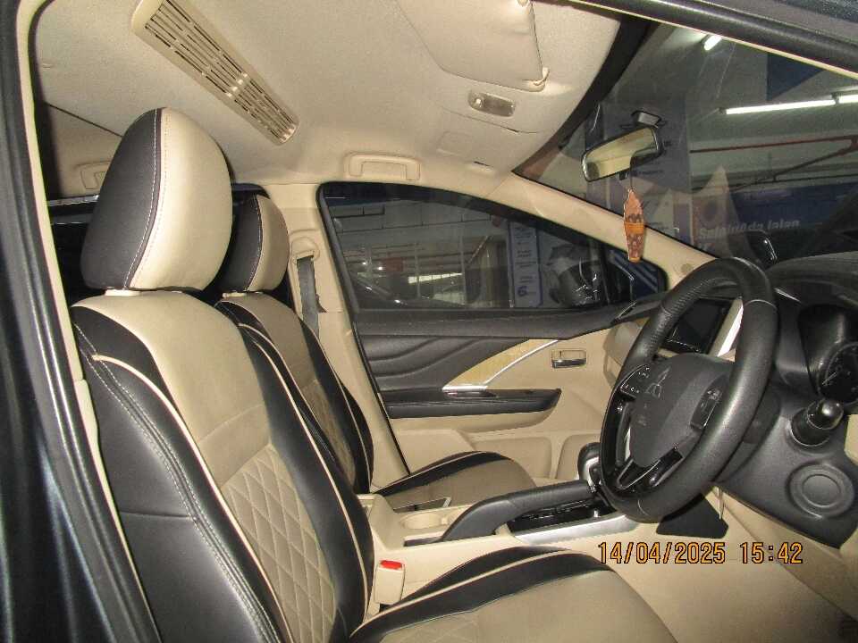 Foto Mobil Bekas Kabin Depan Mitsubishi Xpander 1.5 Ultimate tahun 2020
