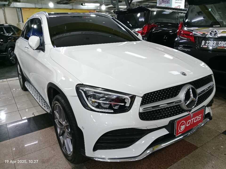 2021 Mercedes-Benz GLC200 2.0 - Foto 1 dari 6
