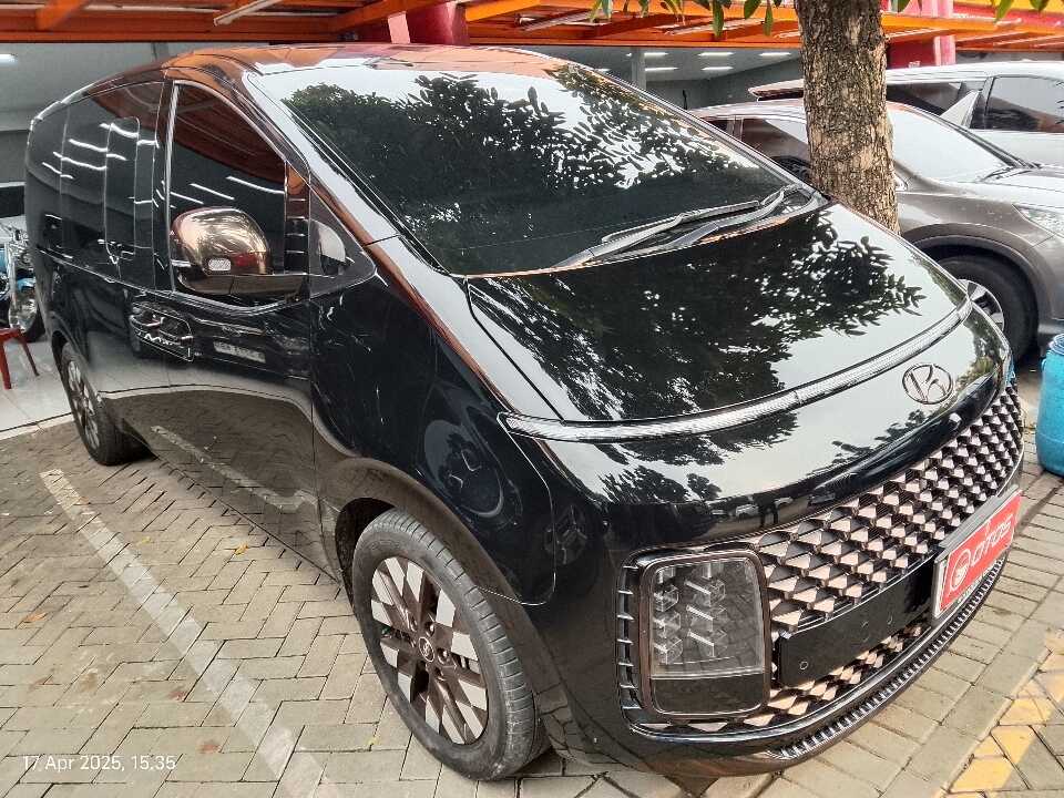 2021 Hyundai Staria 2.2 - Foto 1 dari 6