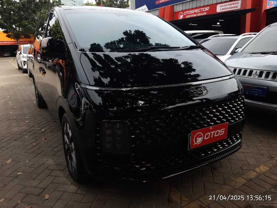 2021 Hyundai Staria 2.2 - Foto 1 dari 6