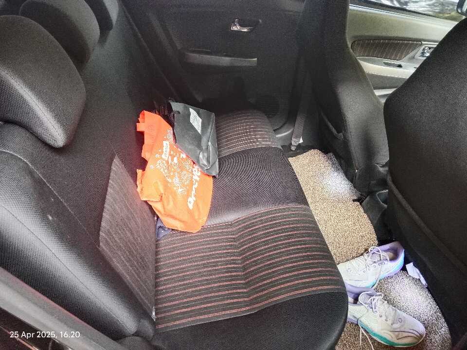 Foto Mobil Bekas Kabin Belakang Toyota Agya 1.2 G tahun 2019