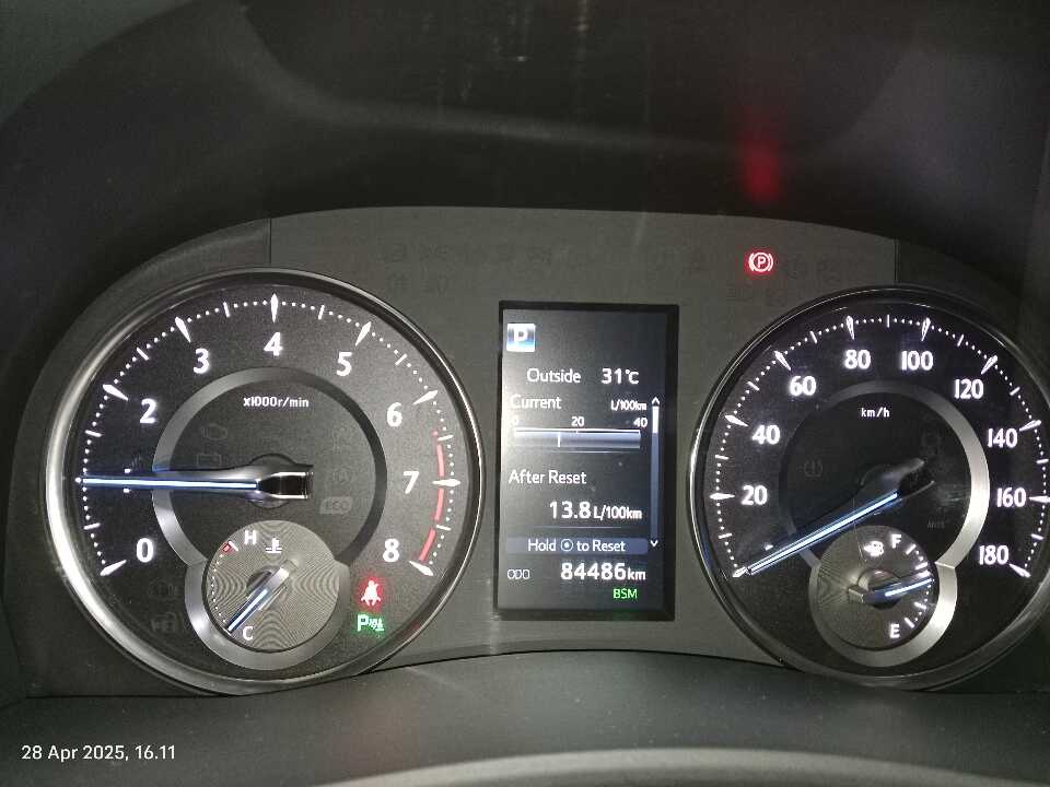Foto Mobil Bekas Odometer Toyota Alphard 2.5 G tahun 2018