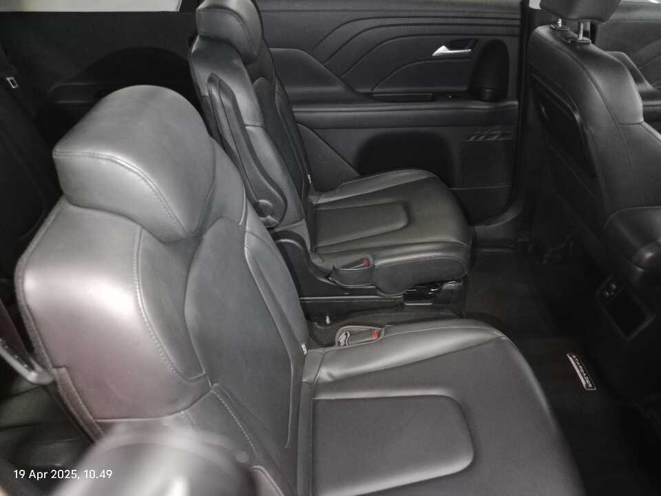 Foto Mobil Bekas Kabin Belakang Hyundai Stargazer 1.5 Prime tahun 2023