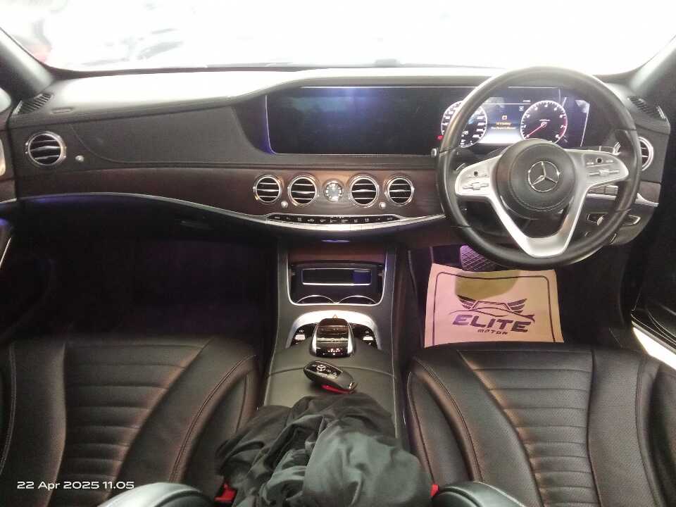 Foto Mobil Bekas Dashboard Mercedes-Benz S450L 3.0 V222 tahun 2018