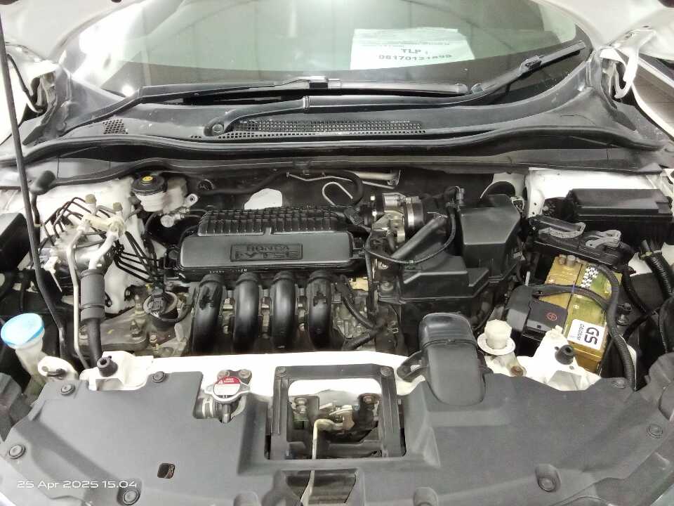 Foto Mobil Bekas Mesin Honda HR-V 1.5 E tahun 2015