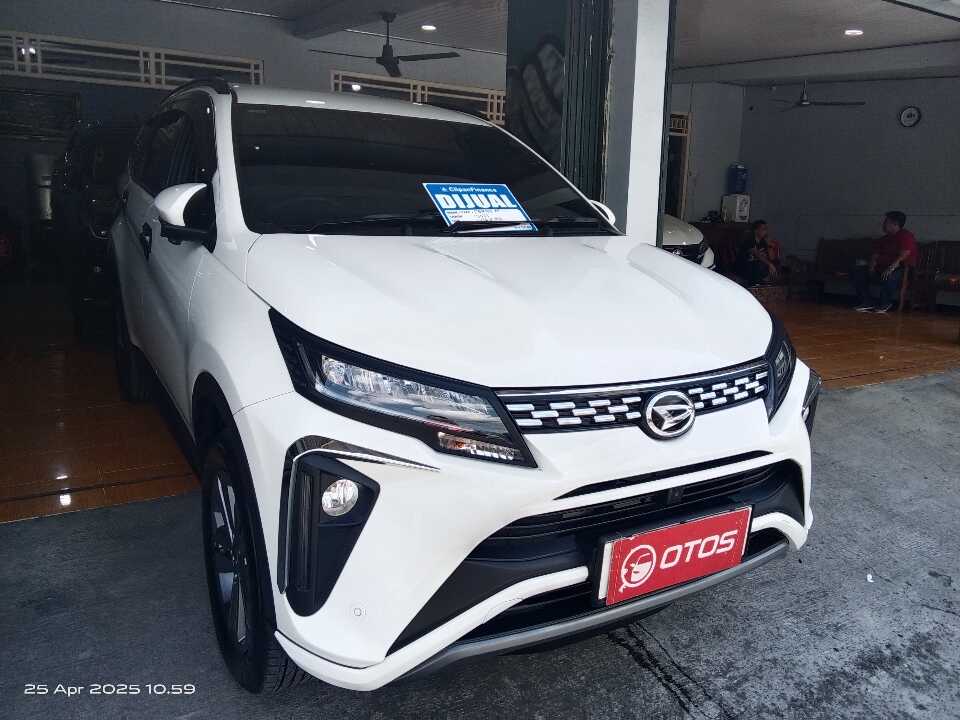 2023 Daihatsu Terios 1.5 R - Foto 1 dari 6
