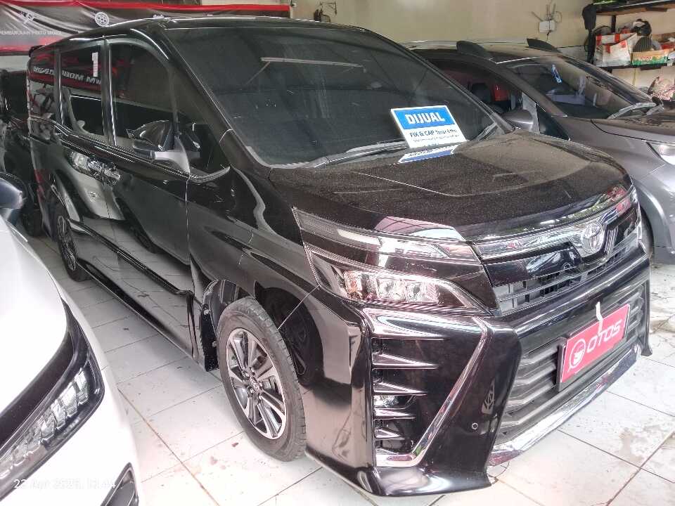 2020 Toyota Voxy 2.0