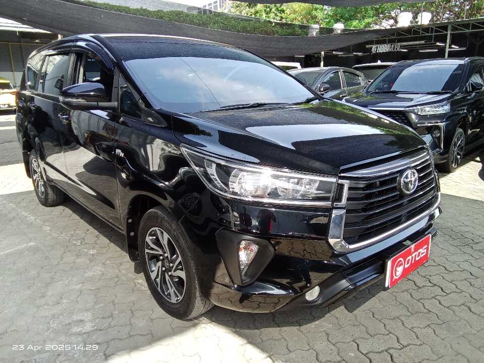 2022 Toyota Kijang Innova 2.0 G - Foto 1 dari 9