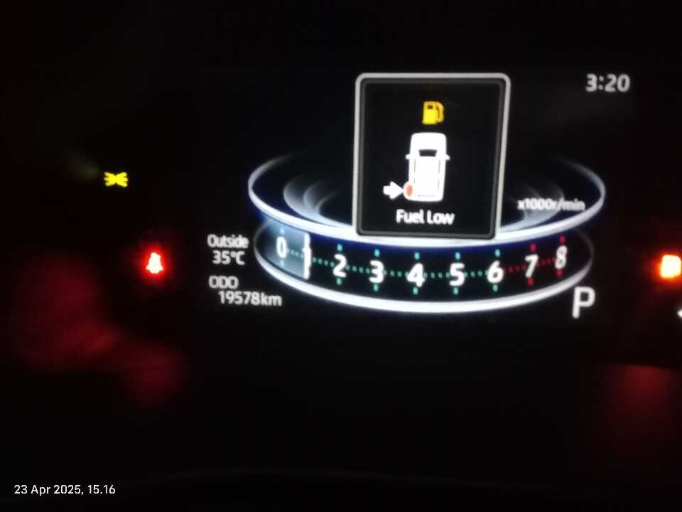 Foto Mobil Bekas Odometer Toyota Raize 1.0 GR Sport TSS tahun 2023