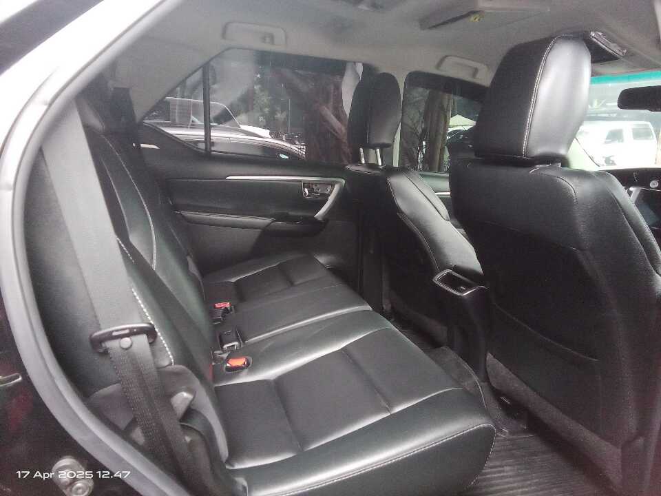 Foto Mobil Bekas Kabin Belakang Toyota Fortuner 2.4 4X2 VRZ tahun 2021