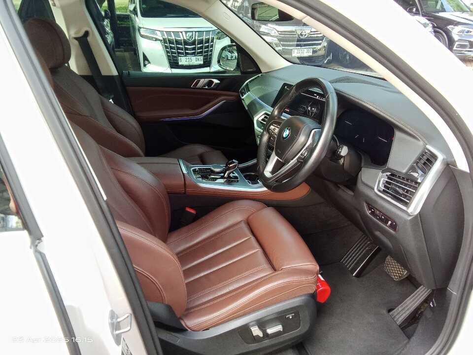 Foto Mobil Bekas Kabin Depan BMW X5 3.0 Xdrive40i Xline tahun 2022