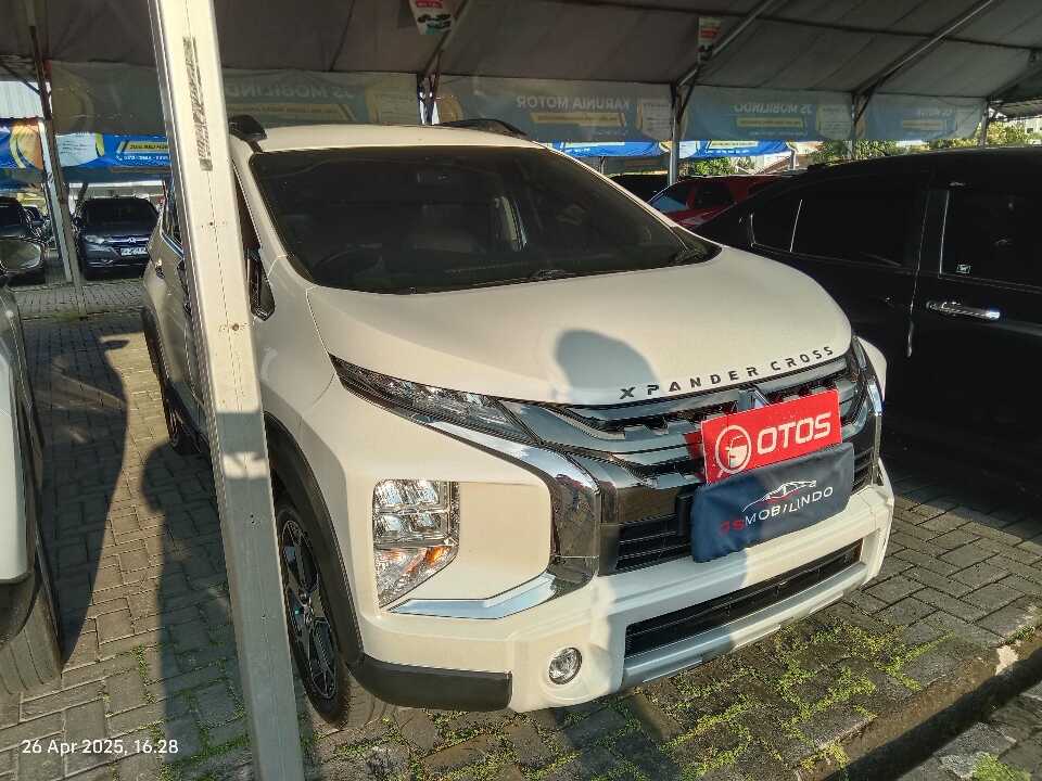 2020 Mitsubishi Xpander 1.5 Cross Premium - Foto 1 dari 6
