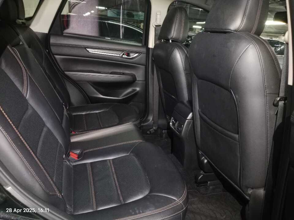 Foto Mobil Bekas Kabin Belakang Mazda CX-5 2.5 tahun 2022