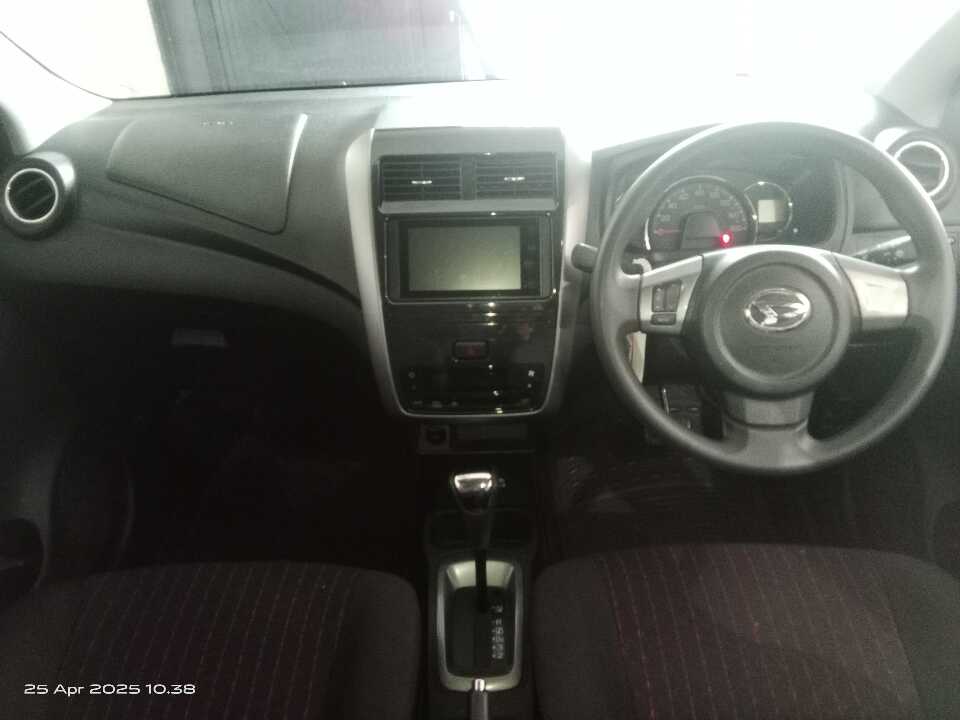 Foto Mobil Bekas Dashboard Daihatsu Ayla 1.2 R tahun 2021