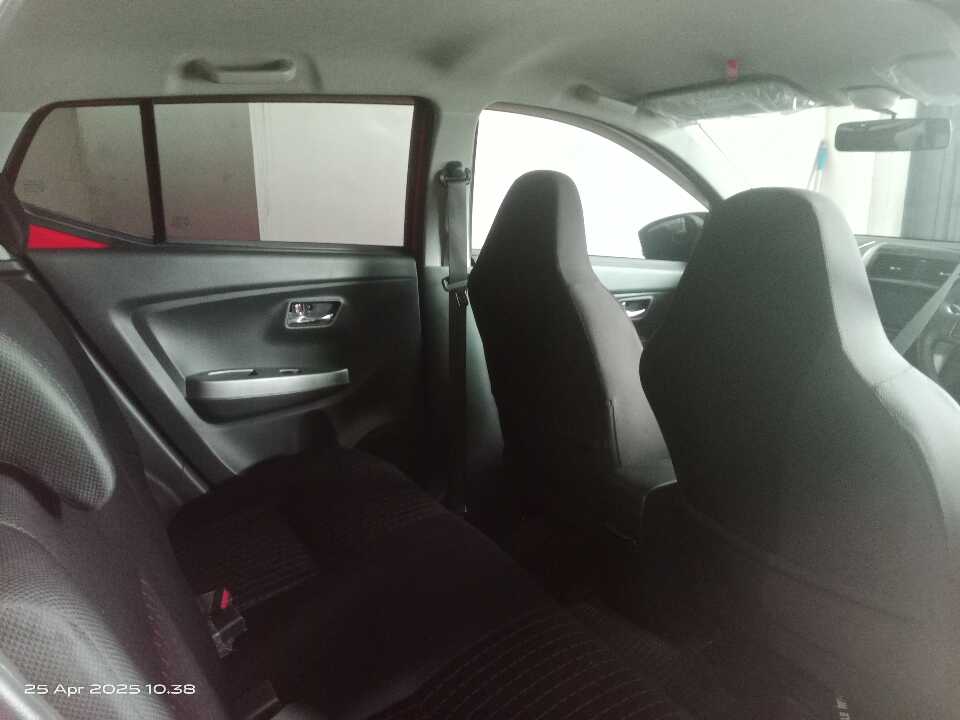 Foto Mobil Bekas Kabin Belakang Daihatsu Ayla 1.2 R tahun 2021
