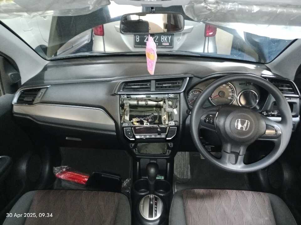 Foto Mobil Bekas Dashboard Honda Mobilio 1.5 RS tahun 2017