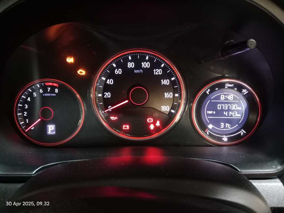 Foto Mobil Bekas Odometer Honda Mobilio 1.5 RS tahun 2017