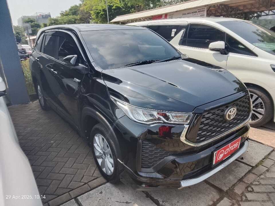 2024 Toyota Kijang Innova 2.0 Zenix V HV CVT