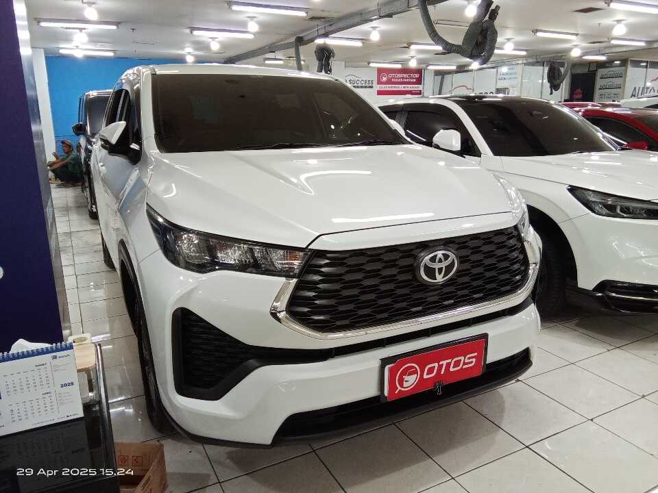 2023 Toyota Kijang Innova 2.0 Zenix G CVT - Foto 1 dari 6