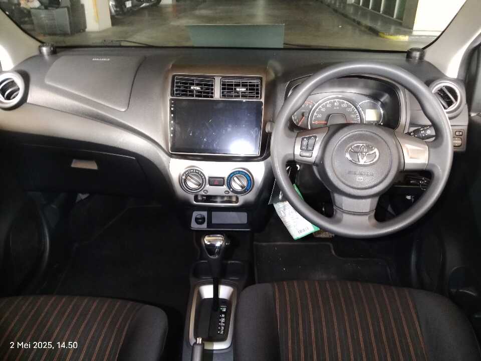 Foto Mobil Bekas Dashboard Toyota Agya 1.2 G tahun 2020