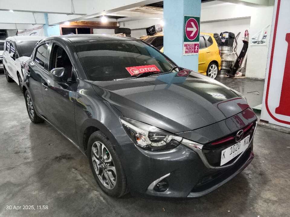 2017 Mazda 2 1.5 - Foto 1 dari 6